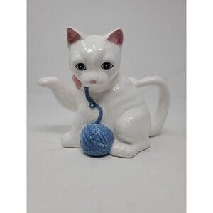 Cat White Kitten Playing With A Ball Of Yarn Kettle Teapot Ceramic Asia Master